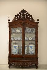 Cabinet with Sawblades and Gas Bottles by Delvoye Wim