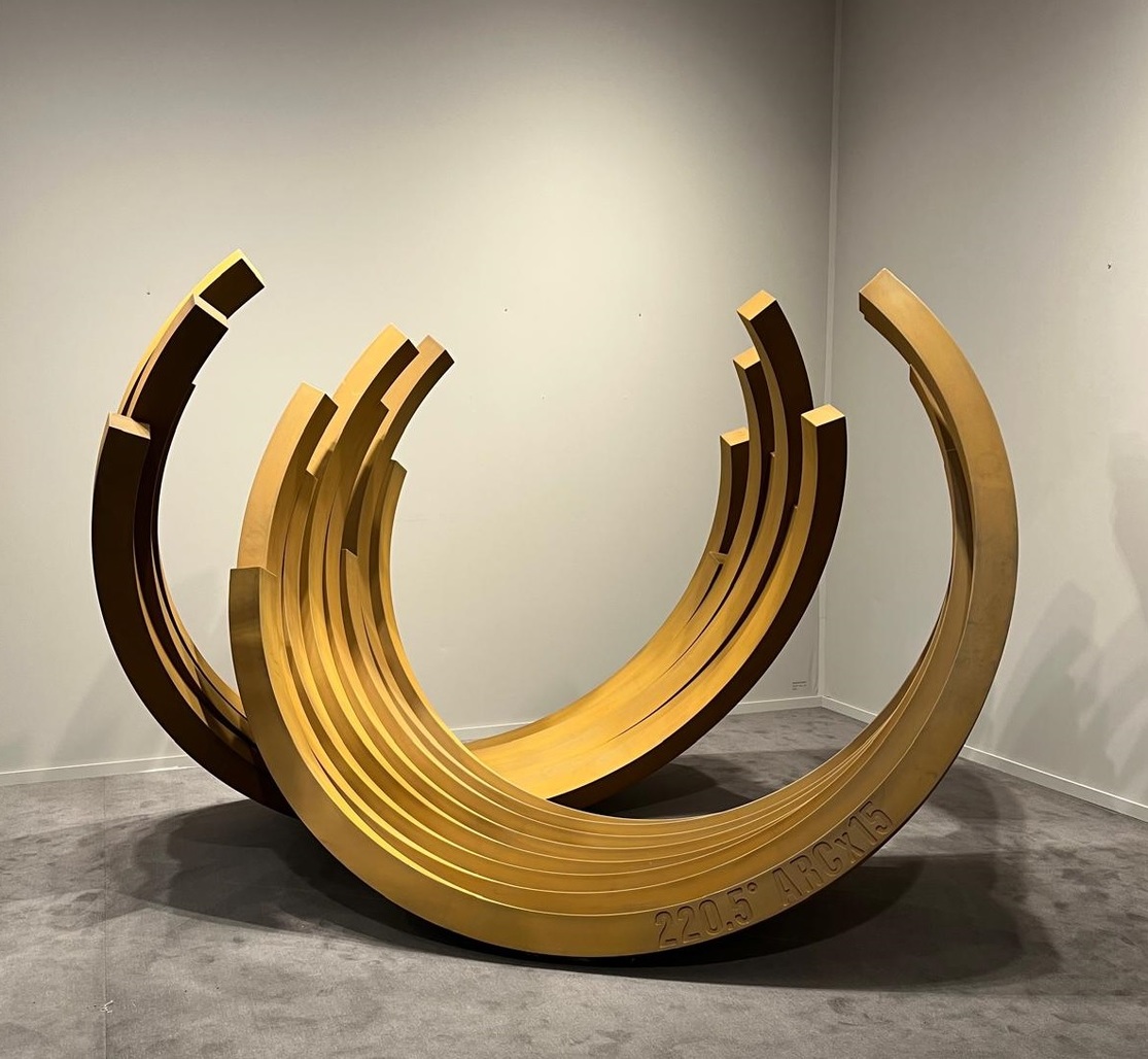 220.5° Arc x 15 by Venet Bernar